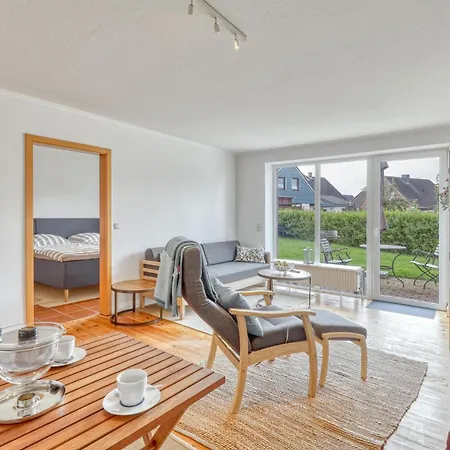 1 Bedroom Cozy In